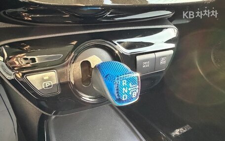 Toyota Prius IV XW50, 2022 год, 1 861 099 рублей, 23 фотография