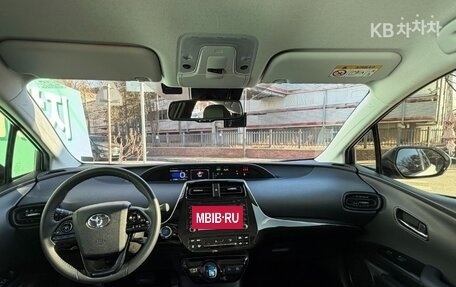 Toyota Prius IV XW50, 2022 год, 1 861 099 рублей, 11 фотография