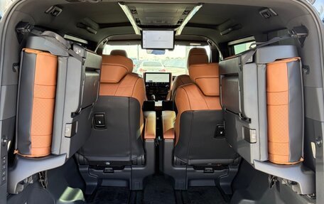 Toyota Alphard, 2025 год, 11 978 099 рублей, 16 фотография