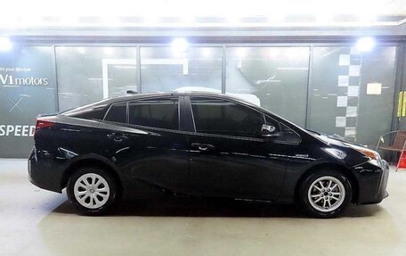 Toyota Prius IV XW50, 2022 год, 1 761 099 рублей, 5 фотография