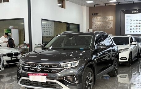 Volkswagen Touran III, 2022 год, 2 500 000 рублей, 3 фотография