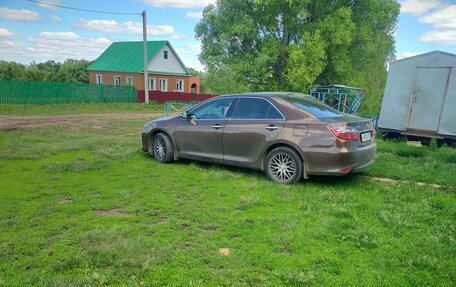 Toyota Camry, 2017 год, 3 150 000 рублей, 6 фотография