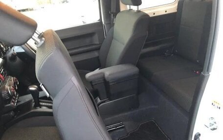 Suzuki Jimny, 2023 год, 1 750 000 рублей, 13 фотография