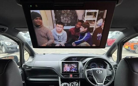 Toyota Voxy III, 2021 год, 1 901 027 рублей, 13 фотография