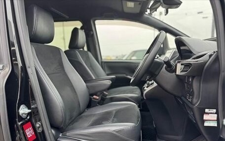 Toyota Voxy III, 2021 год, 1 901 027 рублей, 9 фотография