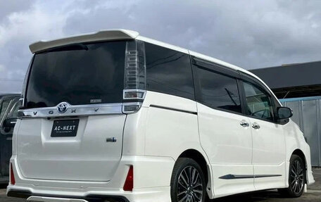 Toyota Voxy III, 2020 год, 1 923 027 рублей, 9 фотография