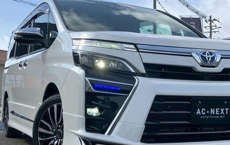 Toyota Voxy III, 2020 год, 1 923 027 рублей, 2 фотография