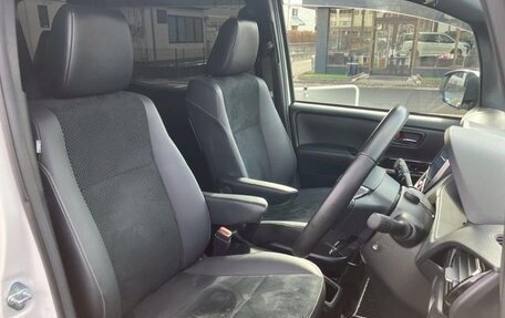 Toyota Voxy III, 2020 год, 1 923 027 рублей, 14 фотография