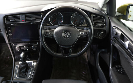 Volkswagen Golf VII, 2017 год, 1 099 000 рублей, 11 фотография