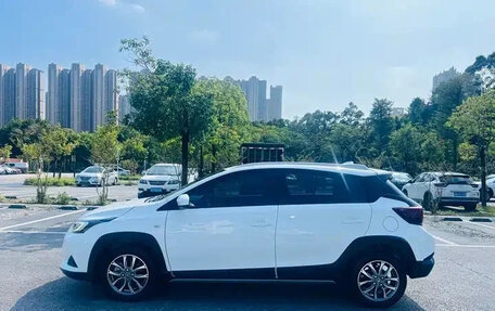 Toyota Yaris XP150 рестайлинг, 2022 год, 1 043 030 рублей, 2 фотография