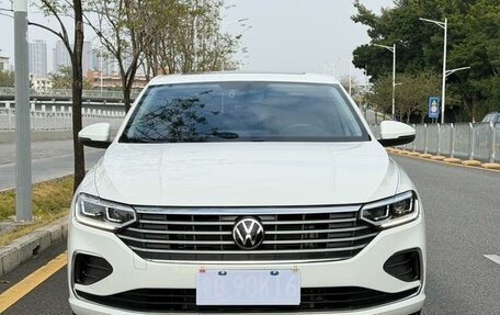 Volkswagen Lavida, 2023 год, 1 460 000 рублей, 2 фотография