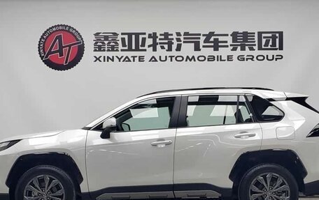 Toyota RAV4, 2024 год, 3 848 153 рублей, 2 фотография