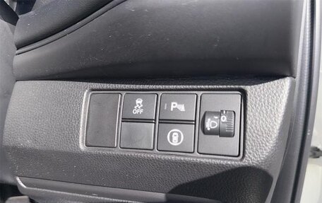 Honda Vezel, 2023 год, 1 634 000 рублей, 38 фотография