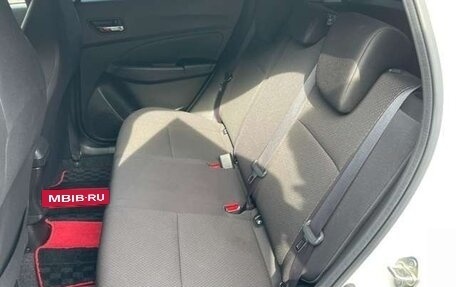 Suzuki Swift V, 2022 год, 910 000 рублей, 19 фотография