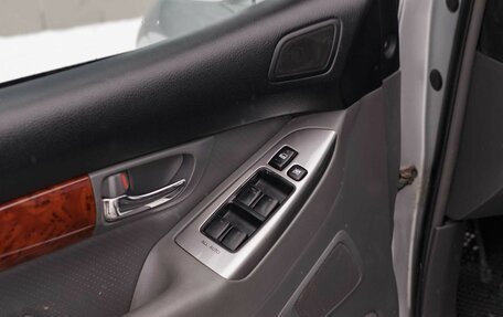 Toyota Land Cruiser Prado 120 рестайлинг, 2004 год, 1 780 000 рублей, 16 фотография