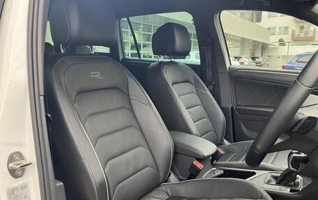 Volkswagen Tiguan II, 2022 год, 2 210 000 рублей, 14 фотография