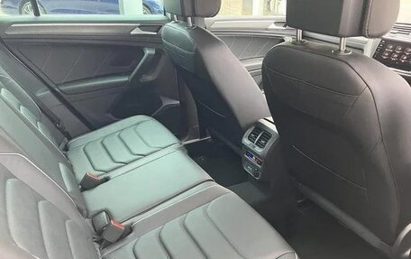 Volkswagen Tiguan II, 2022 год, 2 210 000 рублей, 18 фотография