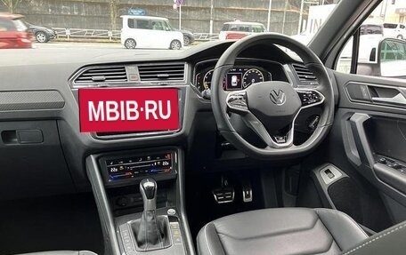Volkswagen Tiguan II, 2022 год, 2 210 000 рублей, 9 фотография