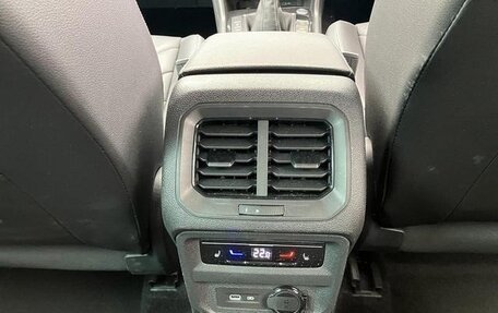 Volkswagen Tiguan II, 2022 год, 2 210 000 рублей, 20 фотография