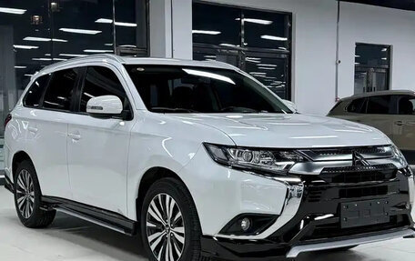 Mitsubishi Outlander III рестайлинг 3, 2022 год, 1 627 000 рублей, 1 фотография
