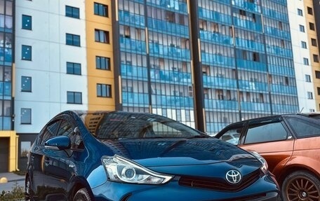Toyota Prius Alpha I (ZVW40/41), 2015 год, 1 700 000 рублей, 1 фотография
