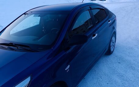 Hyundai Solaris II рестайлинг, 2015 год, 1 150 000 рублей, 2 фотография