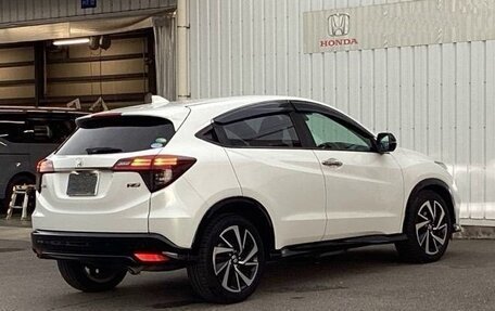 Honda Vezel, 2022 год, 1 380 000 рублей, 5 фотография