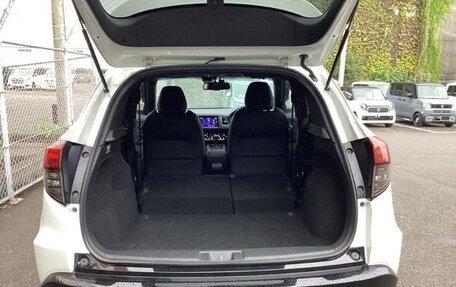 Honda Vezel, 2022 год, 1 380 000 рублей, 9 фотография