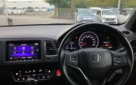 Honda Vezel, 2022 год, 1 380 000 рублей, 11 фотография