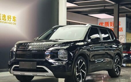 Mitsubishi Outlander, 2023 год, 4 580 325 рублей, 2 фотография