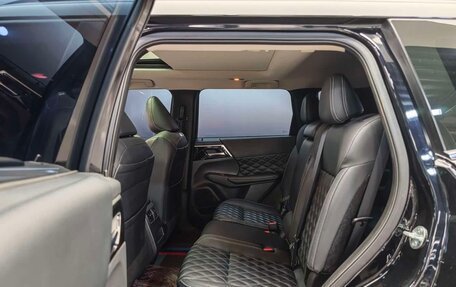 Mitsubishi Outlander, 2023 год, 4 580 325 рублей, 14 фотография