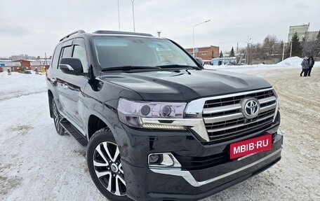 Toyota Land Cruiser 200, 2015 год, 5 750 000 рублей, 3 фотография