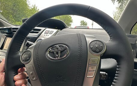 Toyota Prius Alpha I (ZVW40/41), 2015 год, 1 700 000 рублей, 6 фотография