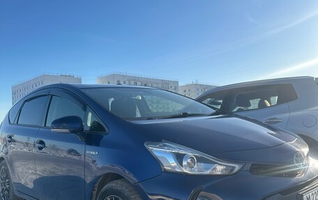 Toyota Prius Alpha I (ZVW40/41), 2015 год, 1 700 000 рублей, 13 фотография