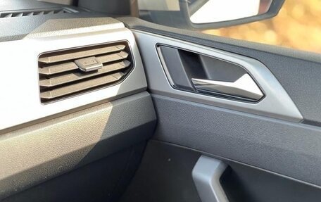 Volkswagen Polo, 2021 год, 1 300 000 рублей, 21 фотография