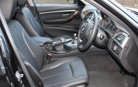 BMW 3 серия, 2016 год, 1 200 000 рублей, 10 фотография