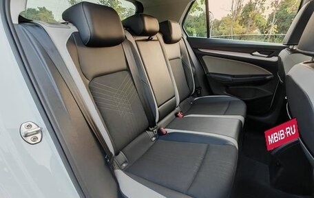 Volkswagen Golf VII, 2021 год, 2 000 000 рублей, 18 фотография