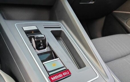 Volkswagen Golf VII, 2021 год, 2 000 000 рублей, 17 фотография