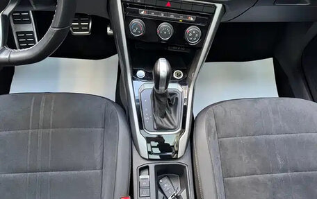 Volkswagen T-Roc I, 2022 год, 1 650 004 рублей, 19 фотография