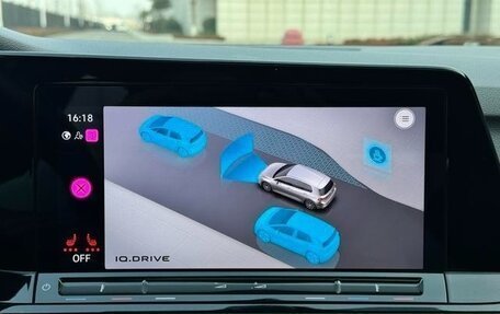 Volkswagen Golf VII, 2021 год, 2 000 000 рублей, 16 фотография