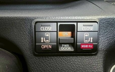 Toyota Sienta II, 2017 год, 1 083 000 рублей, 11 фотография