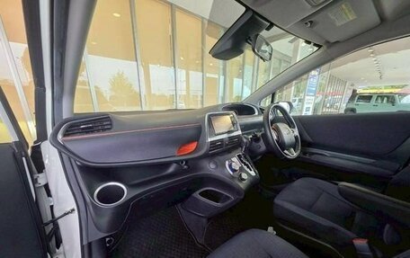 Toyota Sienta II, 2017 год, 1 083 000 рублей, 17 фотография