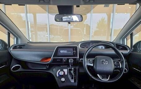 Toyota Sienta II, 2017 год, 1 083 000 рублей, 28 фотография