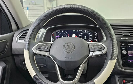 Volkswagen Tiguan II, 2024 год, 3 908 458 рублей, 7 фотография