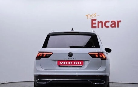 Volkswagen Tiguan II, 2024 год, 3 908 458 рублей, 4 фотография