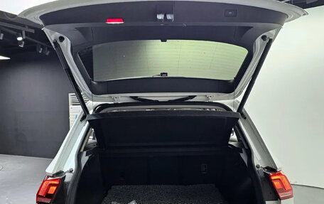 Volkswagen Tiguan II, 2024 год, 3 908 458 рублей, 13 фотография