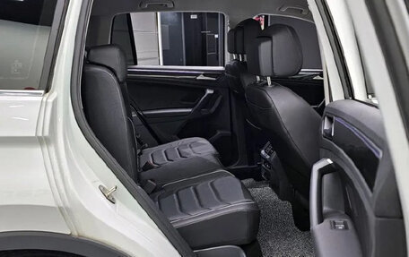 Volkswagen Tiguan II, 2024 год, 3 908 458 рублей, 12 фотография