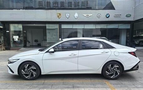 Hyundai Elantra, 2025 год, 1 600 000 рублей, 4 фотография