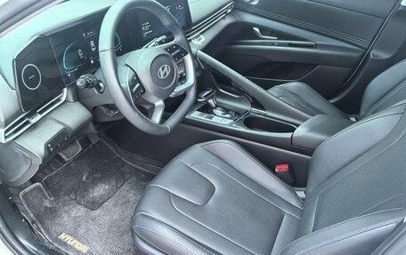 Hyundai Elantra, 2025 год, 1 600 000 рублей, 11 фотография