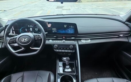 Hyundai Elantra, 2025 год, 1 600 000 рублей, 12 фотография